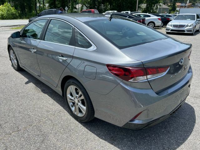 2018 Hyundai Sonata - Image 3
