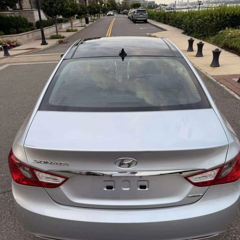 2012 Hyundai Sonata Limited Sedan 4d - Image 13