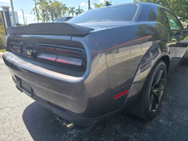 2018 Dodge Challenger - Image 9