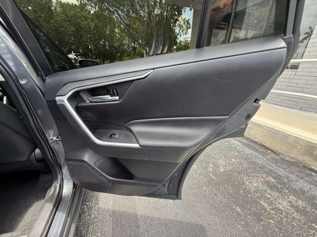 2020 Toyota Rav4 - Image 26