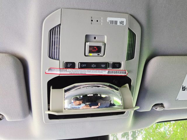 2020 Toyota Highlander - Image 25