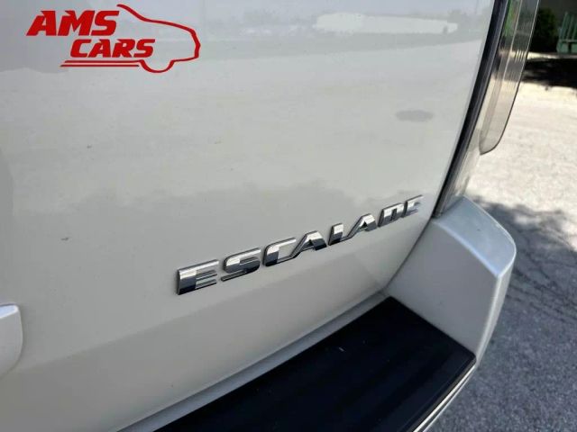 2013 Cadillac Escalade - Image 46