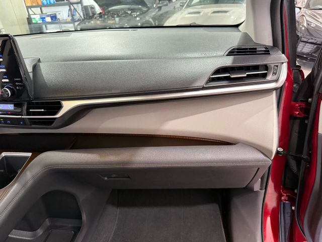 2021 Toyota Sienna - Image 113