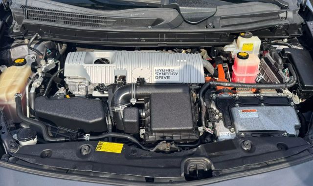 2012 Toyota Prius Four Hatchback 4d - Image 20