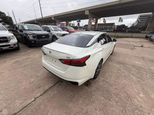 2019 Nissan Altima - Image 12