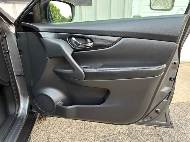 2018 Nissan Rogue - Image 21
