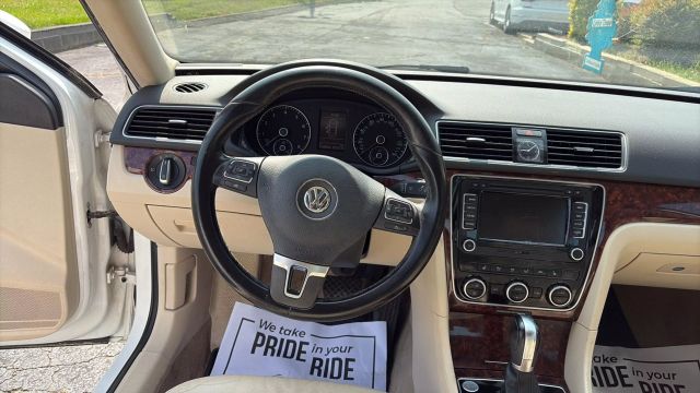 2013 Volkswagen Passat - Image 10