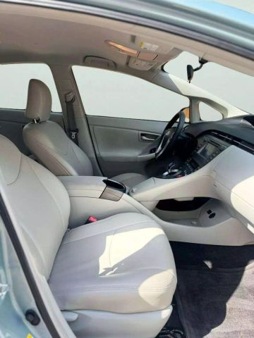 2013 Toyota Prius - Image 20