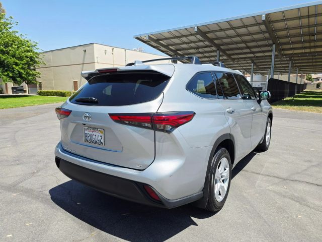 2020 Toyota Highlander - Image 8