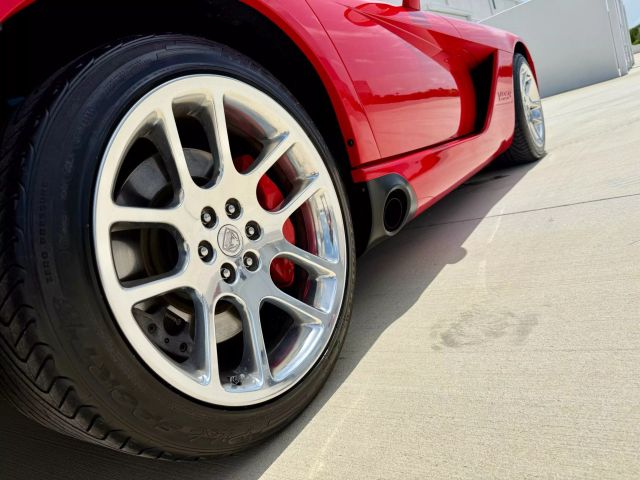 2004 Dodge Viper - Image 18