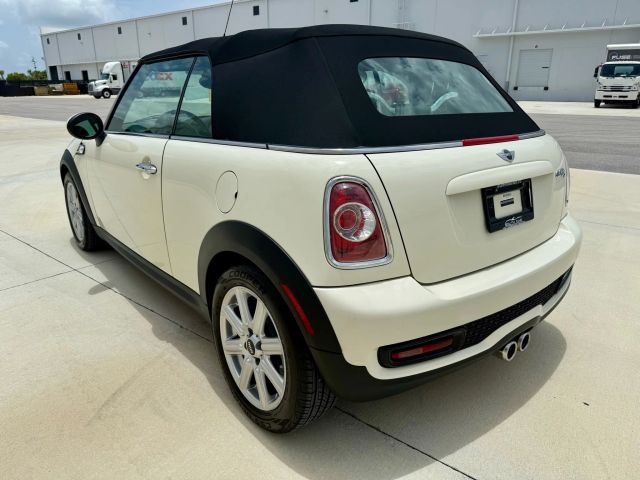 2015 Mini Convertible - Image 25