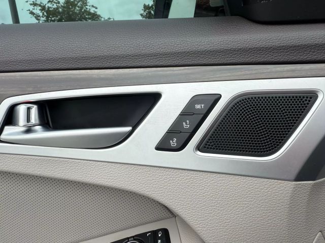2018 Genesis G80 - Image 21