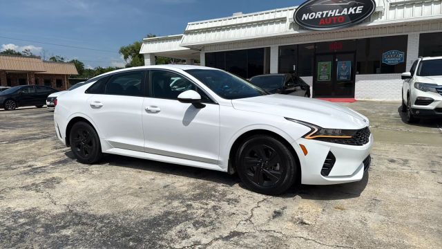 2022 Kia K5 - Image 12