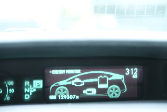 2010 Toyota Prius - Image 25