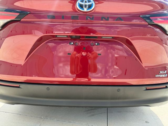 2021 Toyota Sienna - Image 23