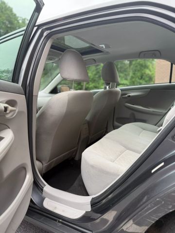 2009 Toyota Corolla S Sedan 4d - Image 12