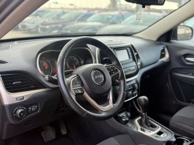 2016 Jeep Cherokee - Image 12