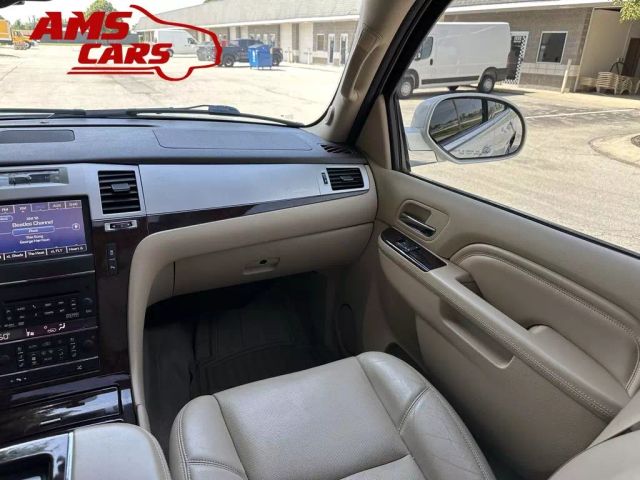 2013 Cadillac Escalade - Image 9