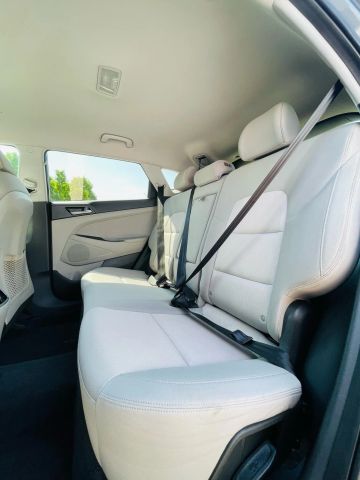 2017 Hyundai Tucson - Image 21