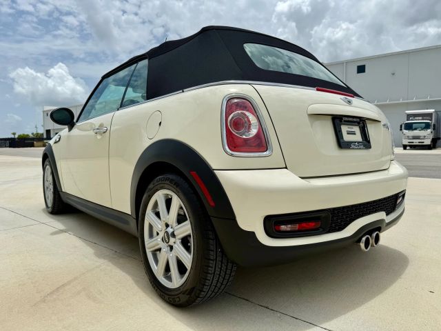 2015 Mini Convertible - Image 24