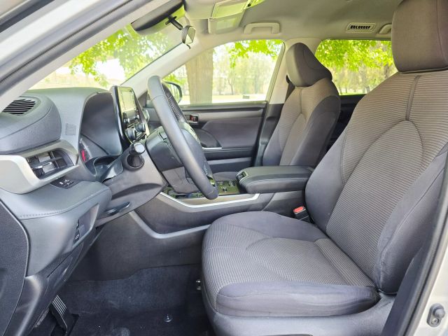 2020 Toyota Highlander - Image 15
