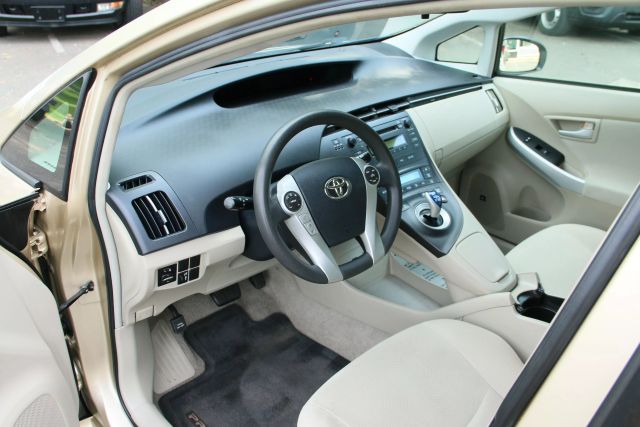 2010 Toyota Prius - Image 10