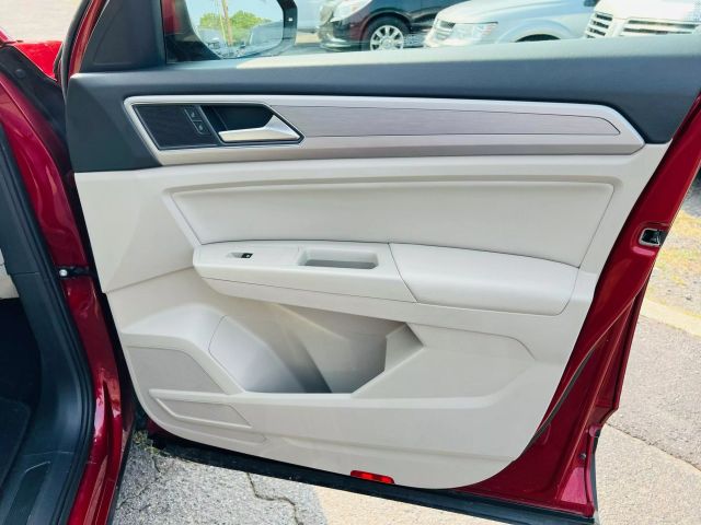 2018 Volkswagen Atlas - Image 27