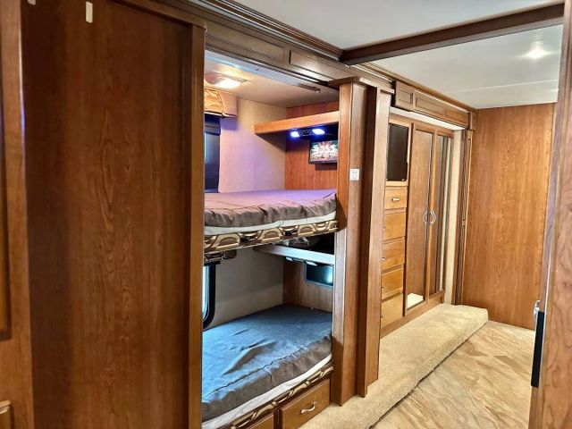 2017 Fleetwood Bounder - Image 16