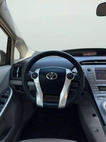 2013 Toyota Prius - Image 26