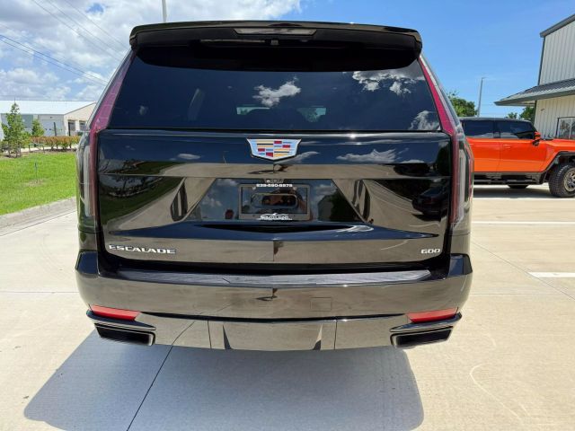2022 Cadillac Escalade - Image 21