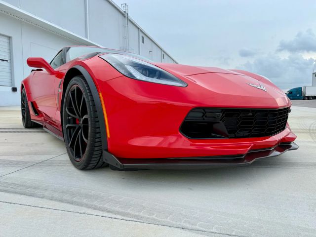 2019 Chevrolet Corvette - Image 2