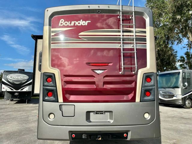 2017 Fleetwood Bounder - Image 4