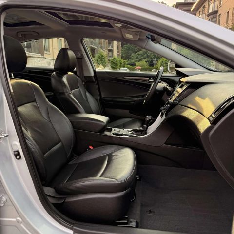 2012 Hyundai Sonata Limited Sedan 4d - Image 19