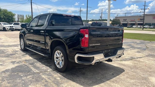 2022 Chevrolet Silverado 1500 Limited Crew Cab - Image 17