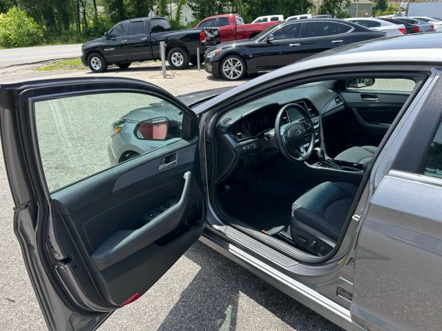 2018 Hyundai Sonata - Image 10