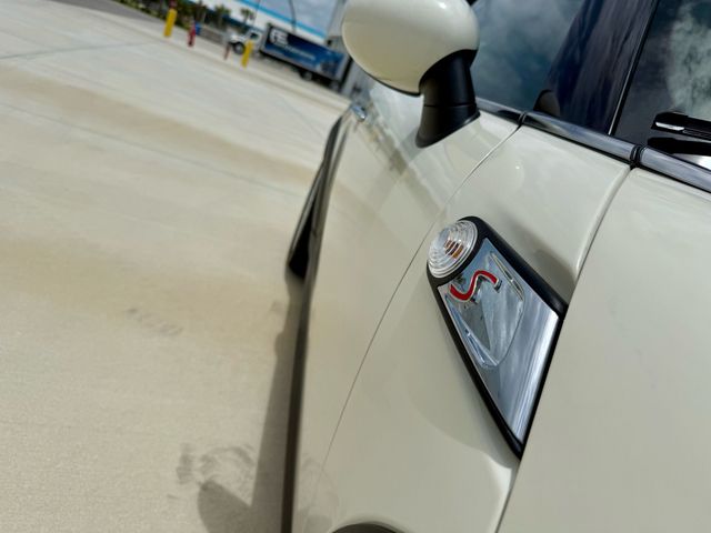 2015 Mini Convertible - Image 3
