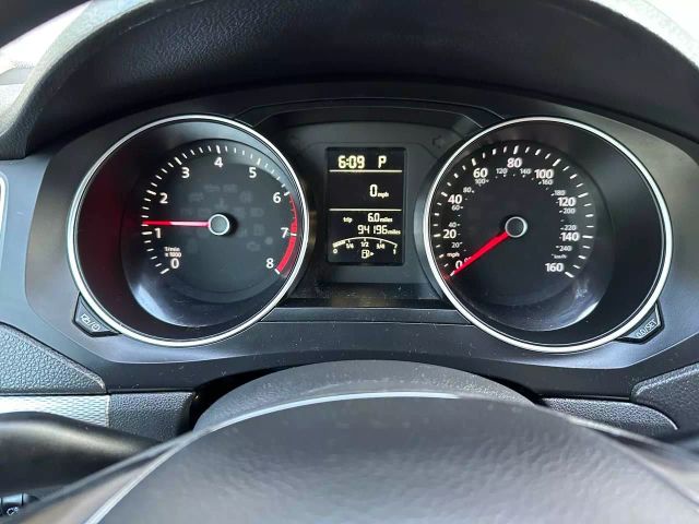 2015 Volkswagen Jetta - Image 24