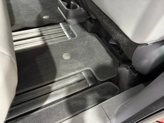 2021 Toyota Sienna - Image 140
