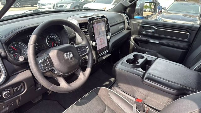 2025 Ram 1500 Crew Cab - Image 32