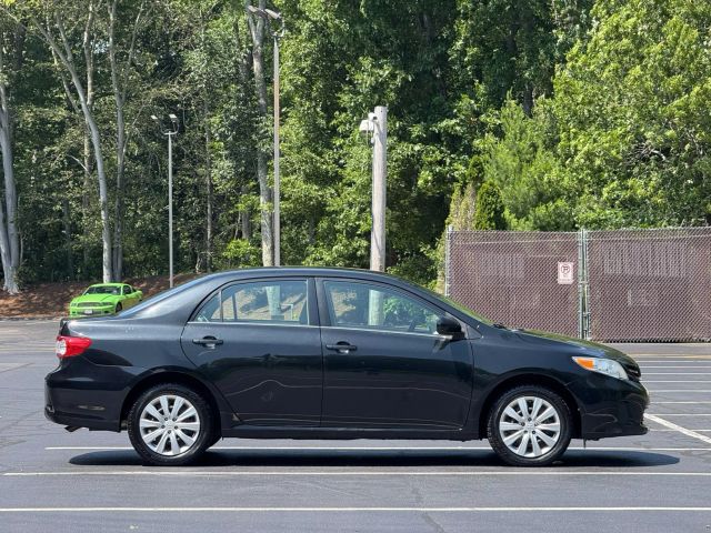 2013 Toyota Corolla L Sedan 4d - Image 9