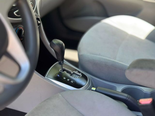 2014 Hyundai Accent - Image 20