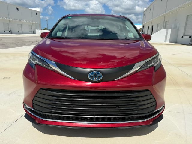2021 Toyota Sienna - Image 44
