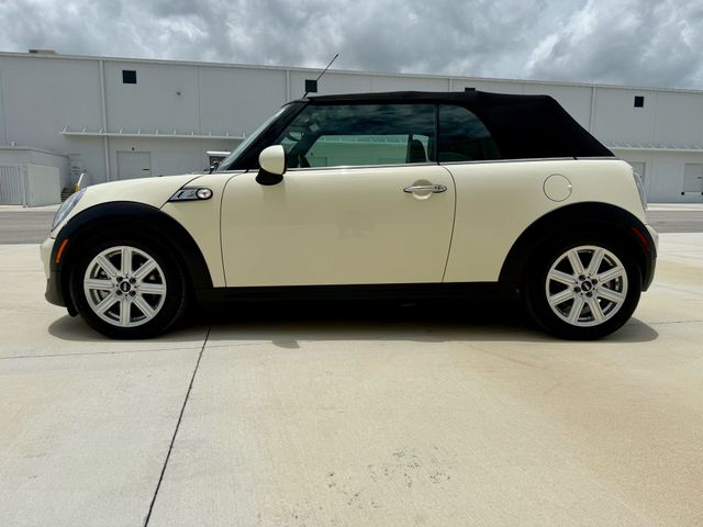 2015 Mini Convertible - Image 29