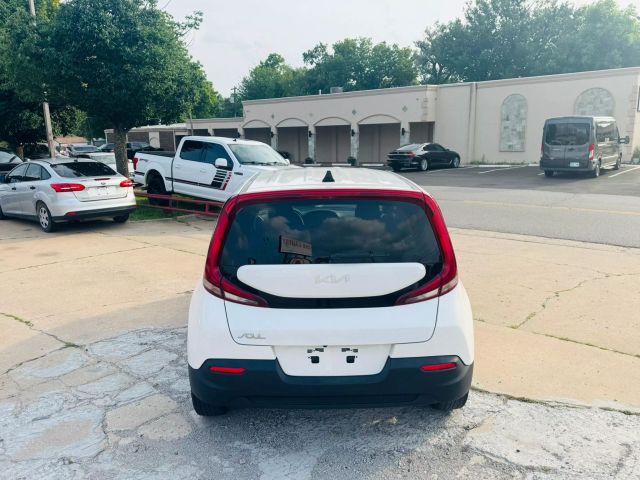 2022 Kia Soul - Image 9