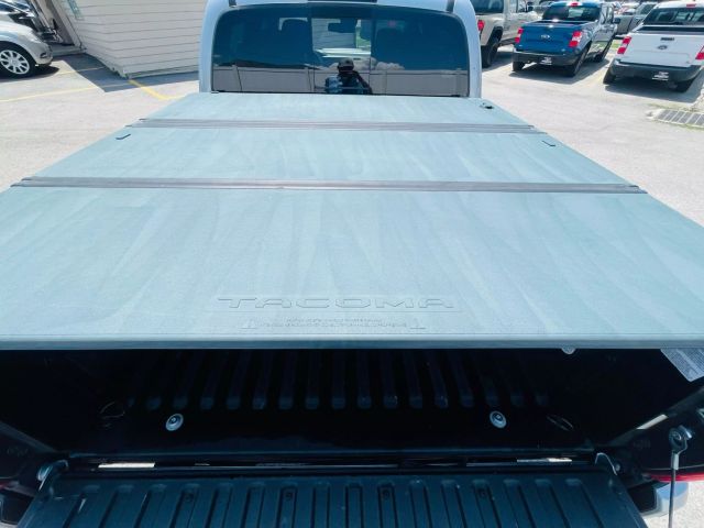 2018 Toyota Tacoma Double Cab - Image 19