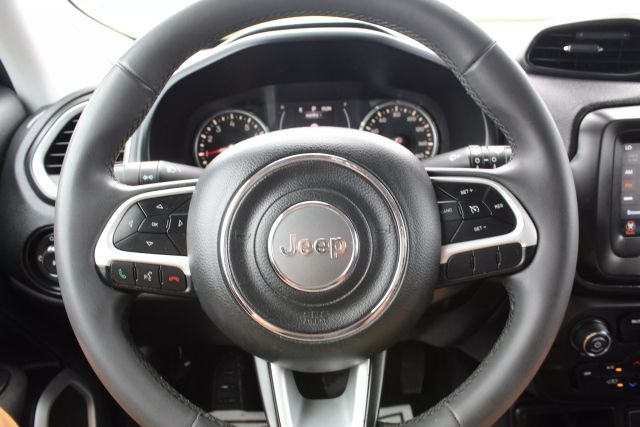 2018 Jeep Renegade - Image 11