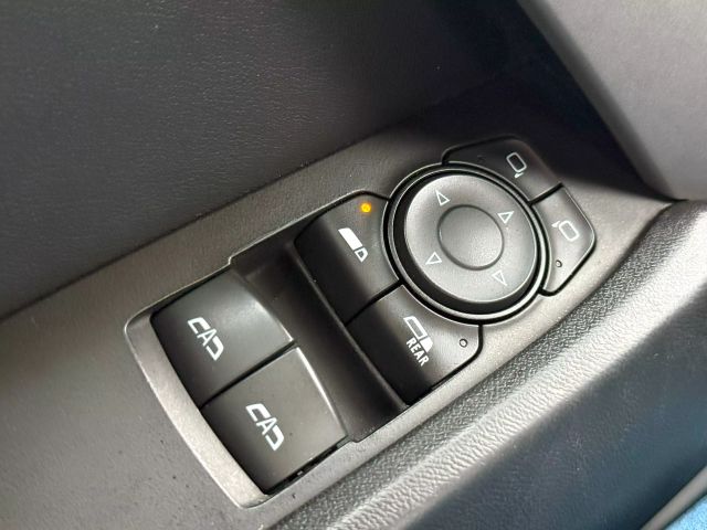 2019 Chevrolet Camaro - Image 22