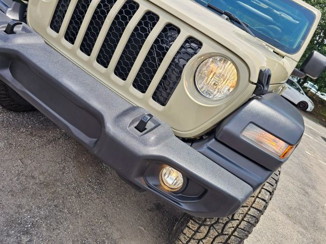 2020 Jeep Gladiator - Image 13
