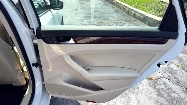 2013 Volkswagen Passat - Image 18