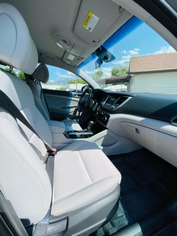 2017 Hyundai Tucson - Image 24